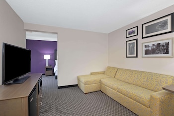 Deluxe Suite, 1 King Bed, Non Smoking