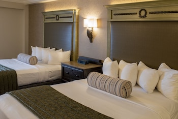 Deluxe Room, 2 Queen Beds