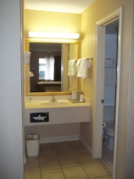 Standard Room, 2 Queen Beds, Non Smoking