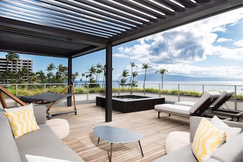 Club Suite, 1 Bedroom, Club Lounge Access, Oceanfront (Hokupa'a Sundeck Corner Suite)