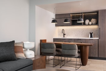 Suite (Kukahi)