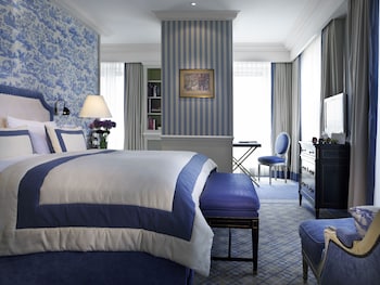 Signature Suite