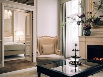 Signature Suite