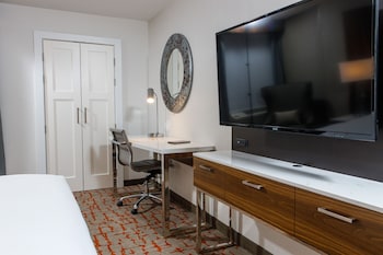Room, 1 King Bed, Accessible (Roll-In Shower, Mobility)