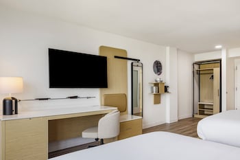 Premium Room, 2 Queen Beds (View)