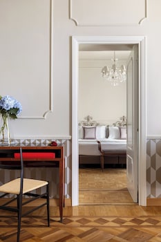 Signature Suite (Marconi)