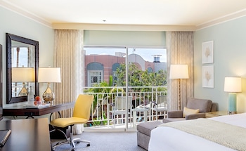 Room, 1 King Bed, Resort View (No Balcony)