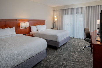 Room, 2 Double Beds (Mobility/Hearing Access, Roll-In Shwr)
