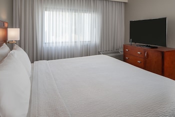 Suite, 1 Bedroom, Courtyard View