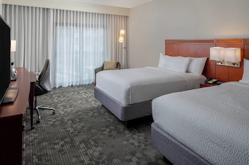 Room, 2 Double Beds (Mobility/Hearing Access, Roll-In Shwr)
