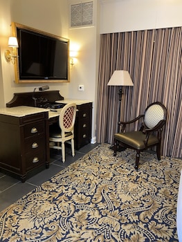 Deluxe Room, 1 King Bed
