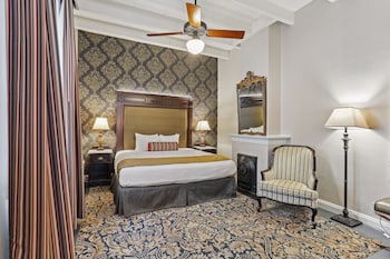 Deluxe Room, 1 King Bed