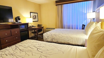 Standard Room, 2 Queen Beds, Accessible, Bathtub