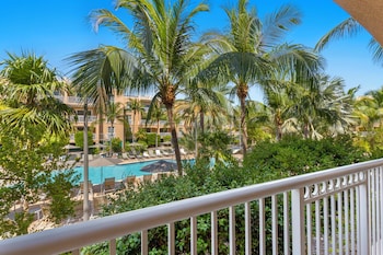 Poolside Suite With Direct Pool Access
