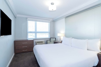 Suite, 1 King Bed with Sofa bed, Kitchenette, Tower (Balcony)