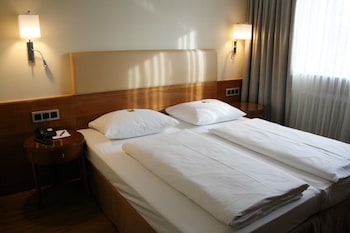 Deluxe Quadruple Room, 2 Bedrooms, Non Smoking (Air Conditioning)