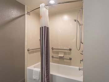 Room, 1 Queen Bed, Accessible, Non Smoking (Mobility w/Grab Bars)