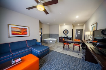 Suite, 1 Bedroom, Accessible (Communications)