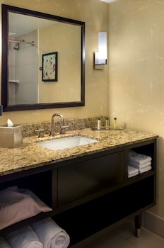 Room, 1 King Bed, Accessible, Bathtub