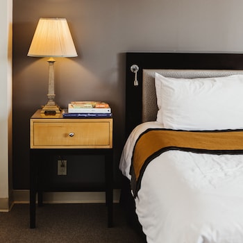 Suite, 1 King Bed with Sofa bed, Accessible, Kitchen