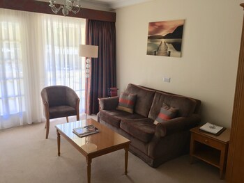 Suite, 1 King Bed, Non Smoking
