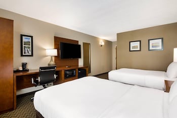 Standard Room, 2 Double Beds, Non Smoking