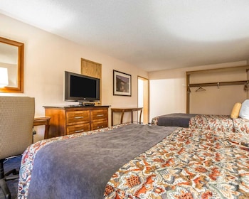 Standard Room, 2 Queen Beds, Non Smoking