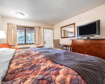Standard Room, 1 King Bed, Non Smoking