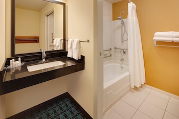Room, 1 King Bed (Mobility Accessible, Tub)