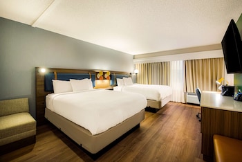 Deluxe Room, 2 Queen Beds, Accessible (Hearing)