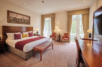 Deluxe Double Room, 1 King Bed, Garden View