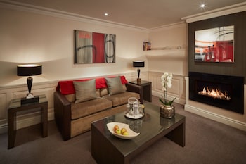 The Apartment Suite