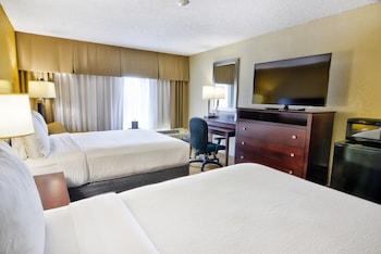 Standard Room, 1 King Bed, Accessible (Accessible Tub)