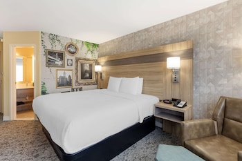 Standard Room, 1 Queen Bed, Accessible, Non Smoking
