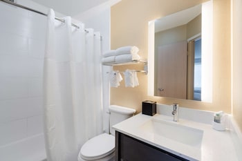 Standard Room, 1 Queen Bed, Accessible, Non Smoking