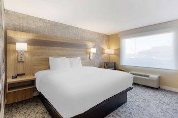 Standard Room, 1 Queen Bed, Accessible, Bathtub