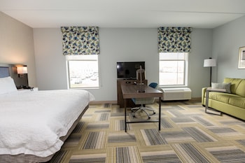 Studio, 1 King Bed, Accessible, Non Smoking (Hearing)