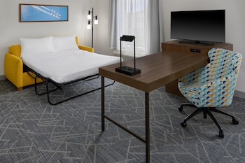Studio, 1 King Bed, Accessible, Non Smoking (Roll-in Shower)
