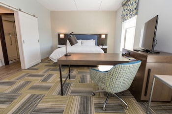 Studio, 1 King Bed, Accessible, Non Smoking (Roll-in Shower)