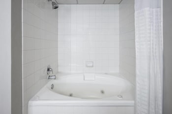 Suite, 1 King Bed, Non Smoking, Jetted Tub