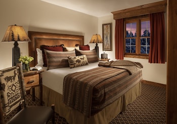 Cottage Master Suite 53