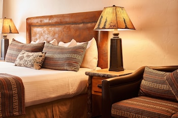Superior Room, 1 King Bed