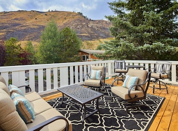 Cottage Master Suite 53
