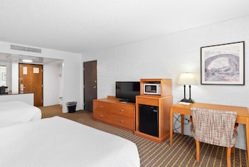 Room, 2 Queen Beds, Accessible, Non Smoking (Mobility)