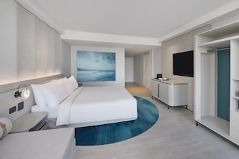 Room, 1 King Bed, Balcony, Mountain View (Balcony)