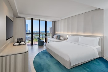 Room, 1 King Bed, Balcony, Mountain View (Balcony)