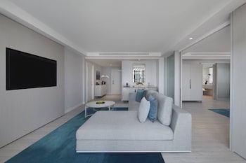 Executive Suite, 1 Bedroom, Corner (Ocean View)