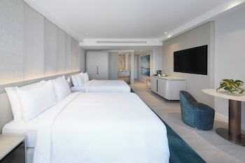 Room, 2 Double Beds, Balcony, Mountain View (Balcony)