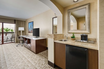 Junior Suite, 1 King Bed, Non Smoking