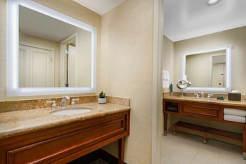 Junior Suite, 1 King Bed, Non Smoking